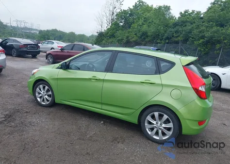 2013 Hyundai Accent Se z USA, uszkodzony, nr VIN KMHCU5AE3DU083068